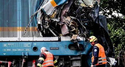 FOTOS: Choque de trenes deja muertos y heridos en República Checa