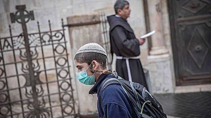 En Israel regresan al 'home office' y aplicarán tercera vacuna covid-19 a la población