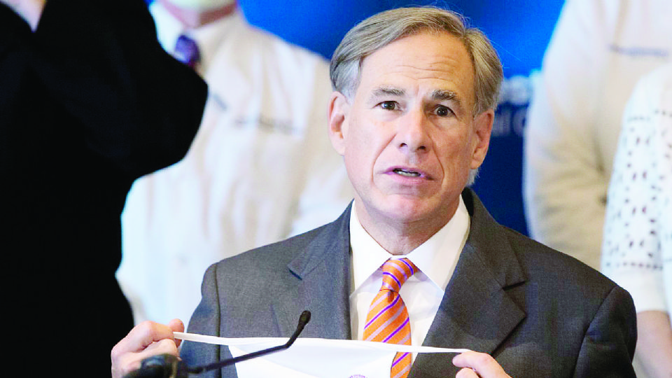 El Gobernador Greg Abbott fue techado de irresponsable por no dejar que se haga obligatorio el uso de cubrebocas.