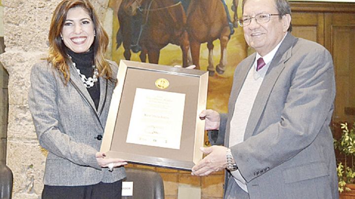 Congratulan a historiadores en su día