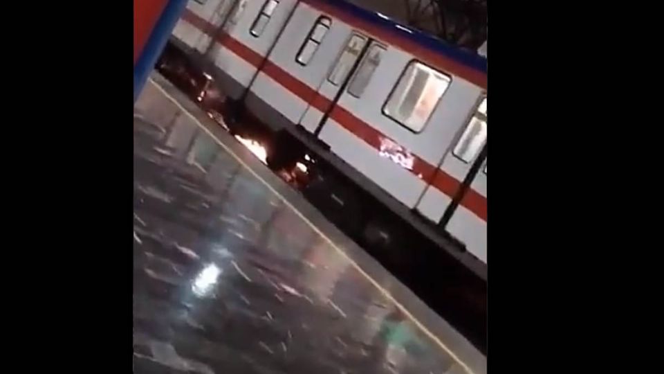 Hasta el momento se ha estado manejando que el fuego inició debajo de uno de los vagones