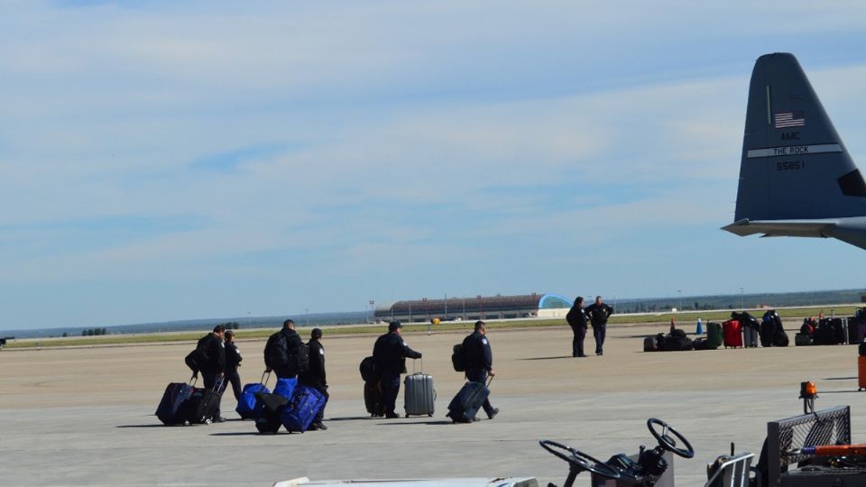 Ya van tres vuelos desde Laredo a Haití, los traen desde Del Río y/o McAllen, dirigidos por agente federales de ICE-ERO apoyados aquí por la Patrulla Fronteriza Sector Laredo.