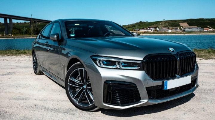 VIDEO: Hallan más de TRES  MIL AUTOS   BMW nuevos y abandonados  en un corralón