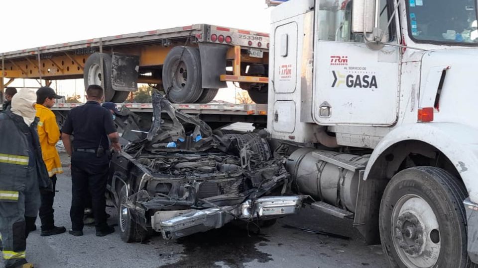 La victima viajaba en un viejo automóvil marca Mercury.