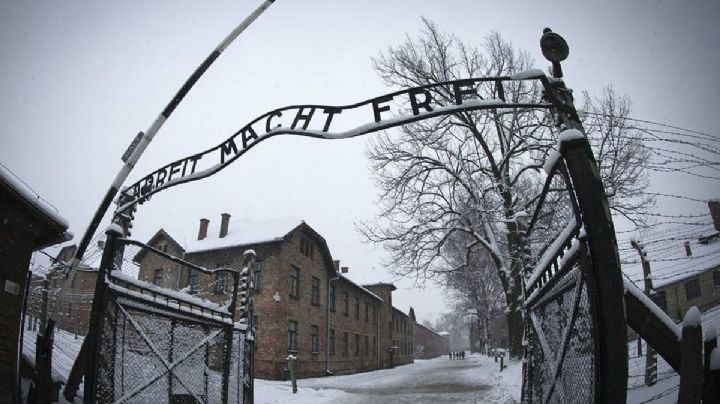 Alemania juzgará a mujer de 96 años exsecretaria nazi; se da a la fuga