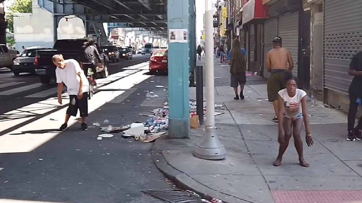 VIDEO ESCALOFRIANTE: Parece película de zombies, pero así viven en calle de Philadelphia