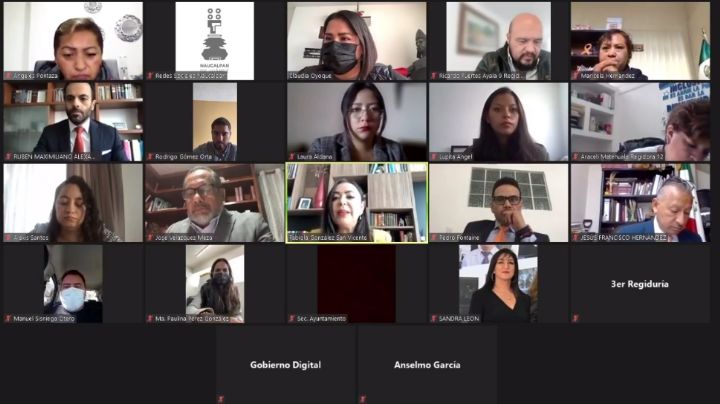 "Tráeme mi calzón": Síndica pide su ropa interior y pasa un momento incómodo en línea