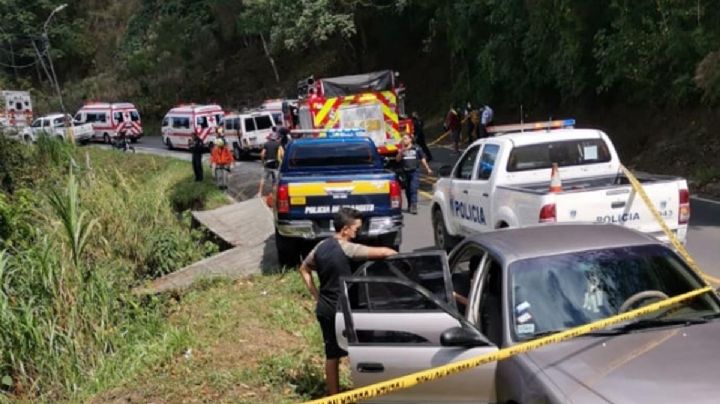 Por una ''selfie'' mujeres caen a precipicio y una muere