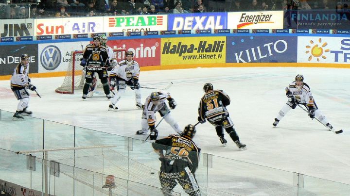 Muere jugador de Hockey tras cortarse el cuello con patín