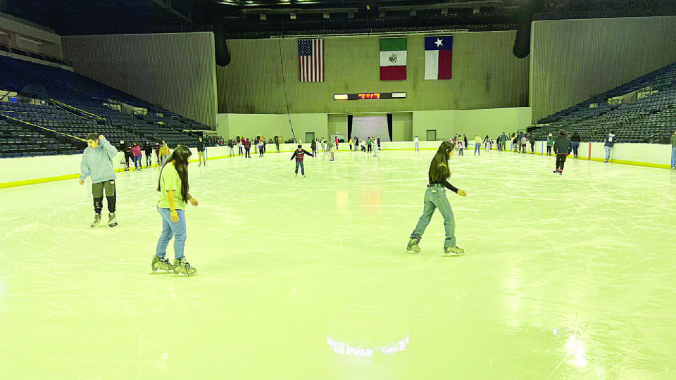 El patinaje sobre hielo registró gran éxito y por eso se decidió
extenderlo.