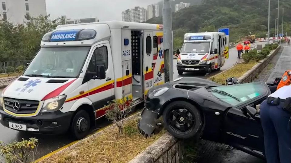 El auto saliendo volando por los aires tras el choque, debido a la alta velocidad en la que se desplazaba