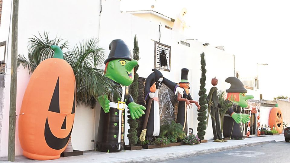 Los dueños de algunas casas se tomaron en serio el adornarlas.