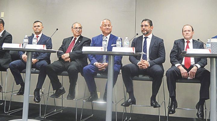 Aspirantes a alcaldes exponen propuestas