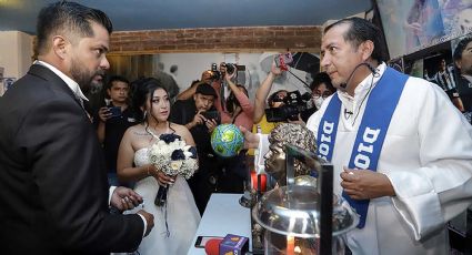 Se realiza la primera boda de la Iglesia Maradoniana en México