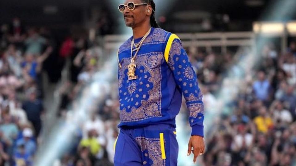 Snoop Dog en su presentación en el medio tiempo del Super Bowl.