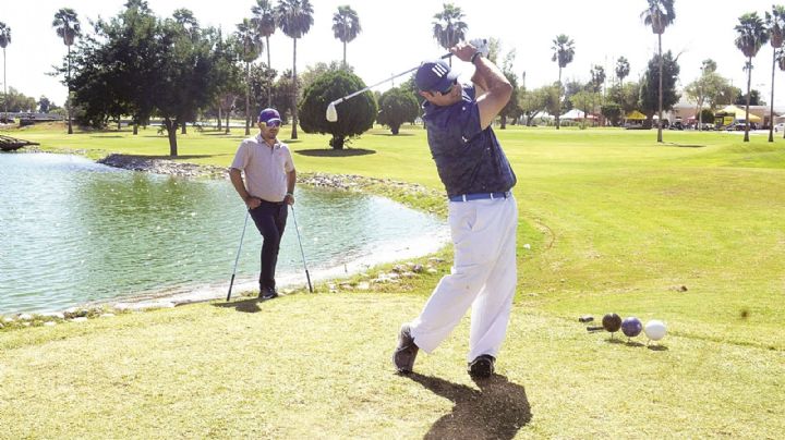 Gilberto Martínez defiende liderato en Torneo Anual de Golf 2022