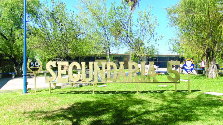 Festeja Secundaria 5 su Aniversario 50 con semana de actividades
