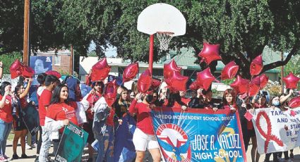 Celebran en preparatoria Semana del Listón Rojo