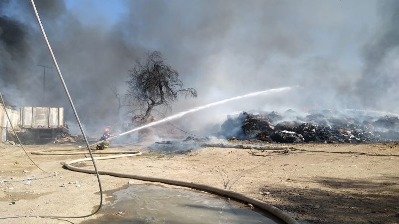 El fuego ya fue controlado por Protección Civil y Bomberos