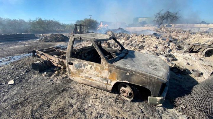Un día después del incendio de la cartonera, solo quedan cenizas | FOTOS