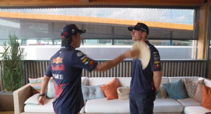 'Checo' Pérez y Max Verstappen hacen el "Tortilla Challenge" | VIDEO