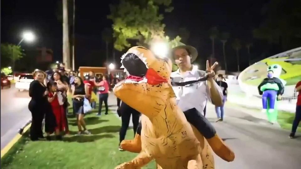 Es común que la ciudadanía festeje el Halloween recorriendo la calle Paseo Colón.