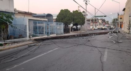 Hombre choca contra poste y deja sin luz y gas a varios domicilios