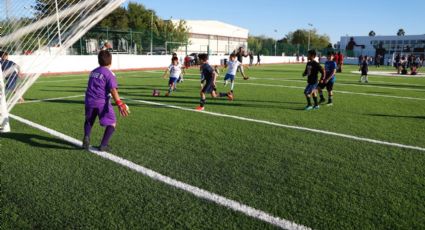 Renuevan las canchas de Fut 7 en Unidad Deportiva Benito Juárez