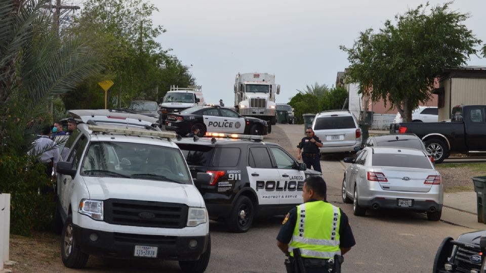 Alfredo Villarreal de 28 años d edad, es el muerto a balazos de este lunes, encontrado dentro de su carro Buick negro, en Towne North, complejo de casas móviles al norte de Laredo, junto a San Darío e International.