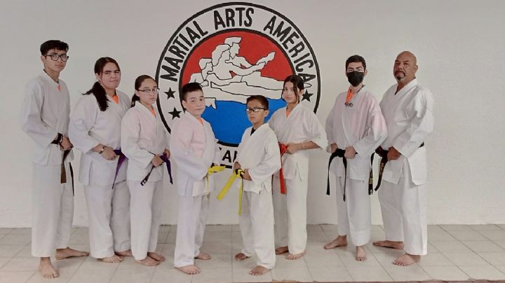 Karatekas neolaredenses se traen 16 medallas en torneo de Texas