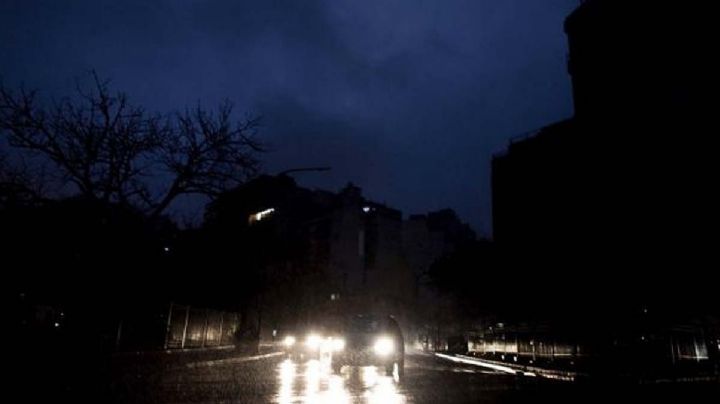 Accidente vehicular provoca apagón masivo en un amplio sector de Laredo, Texas