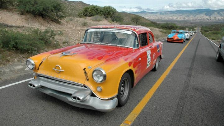 Carrera Panamericana cumple 35 años; convoy entrará por Nuevo Laredo