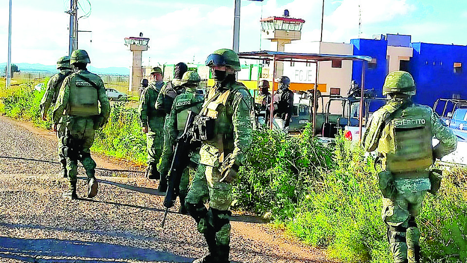 El Ejército apoya la búsqueda de los siete presos que escaparon del Penal de Cieneguillas, en Zacatecas