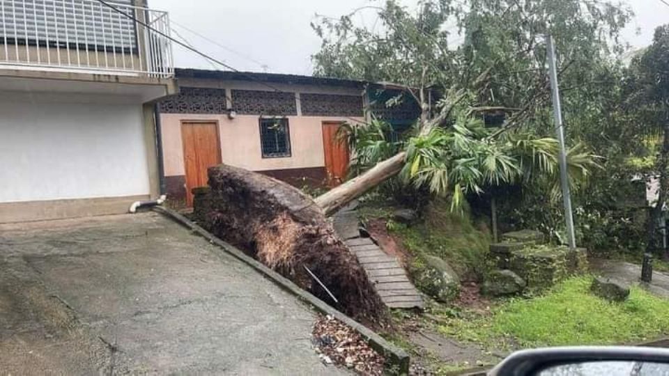 Muere mujer en Honduras por el paso del huracán Julia