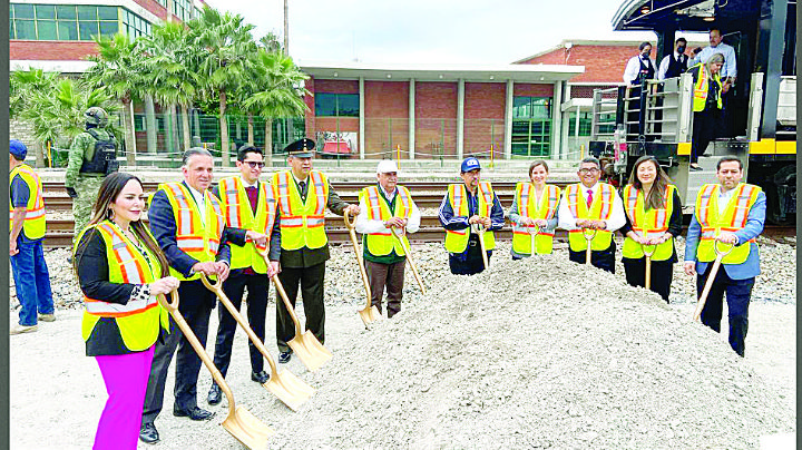 Ponen primera piedra para construcción de nuevo puente ferroviario