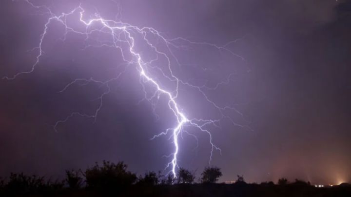 Alerta meteorológica: fuertes lluvias y tormentas eléctricas llegarán esta noche