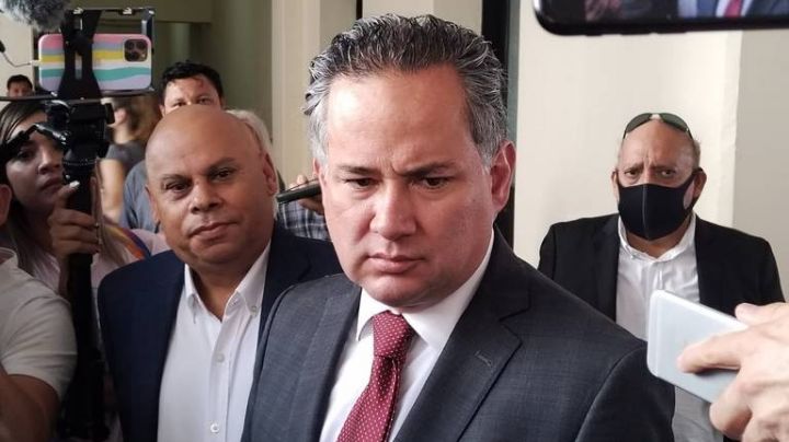 Cabeza de Vaca es un prófugo de la justicia, asegura Santiago Nieto