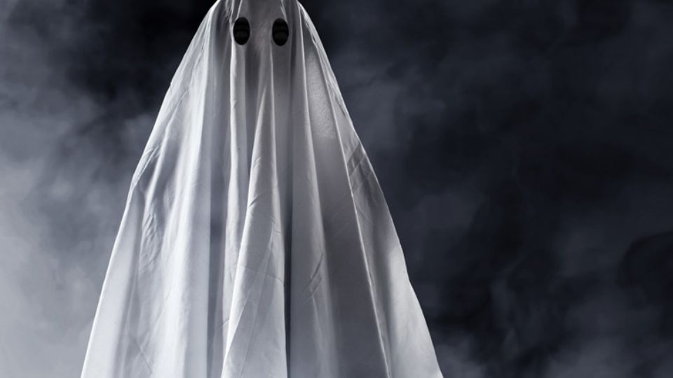 Capta supuesto fantasma en su casa