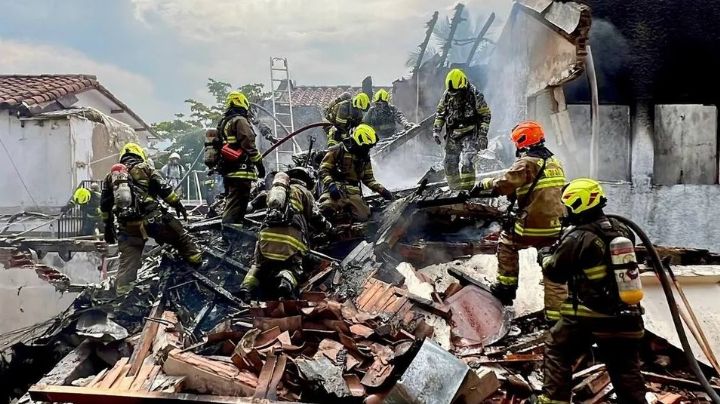 Cae avioneta en zona residencial de Medellín; mueren los 8 ocupantes
