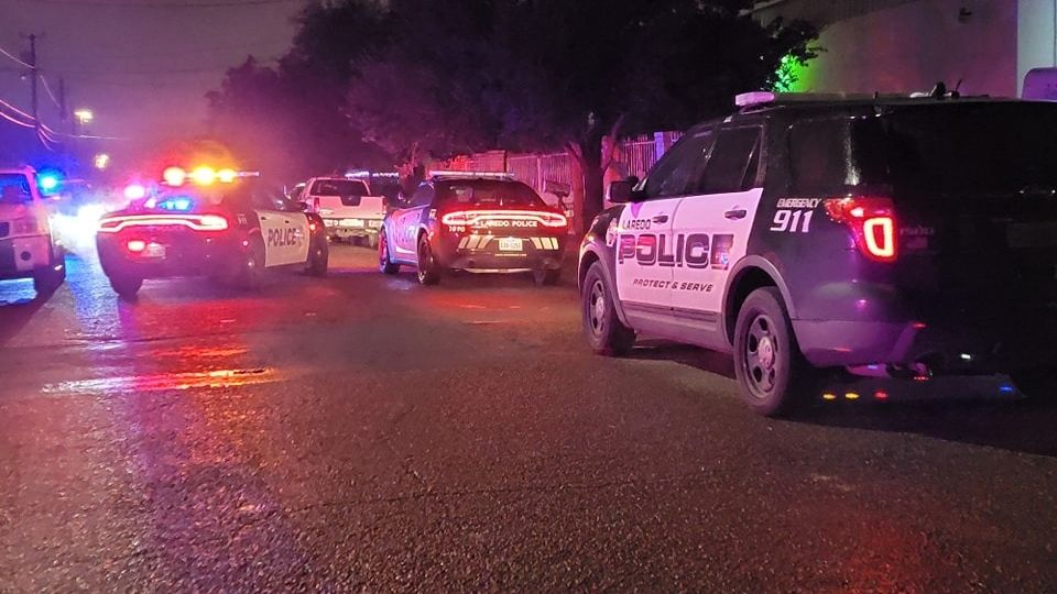 Fue en la cuadra 1 este de la calle San Pedro, barrio “Las Cruces”, donde un tipo se atrincheró este martes