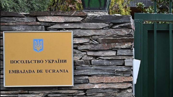 Carta bomba explota en la embajada de Ucrania en España; un herido