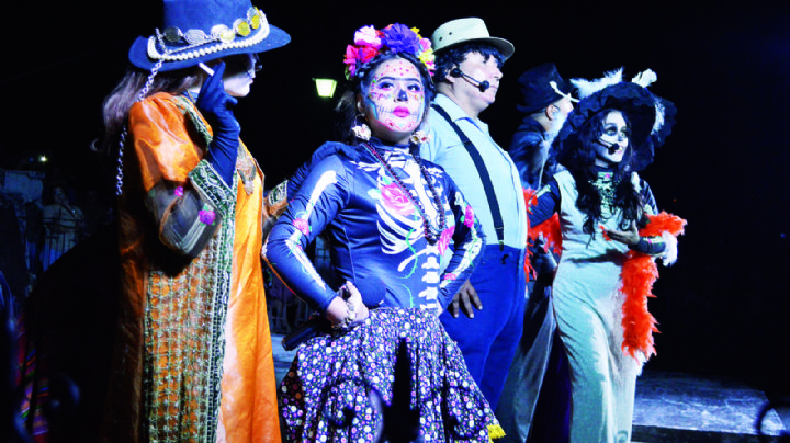 Presentan obra de teatro ¡desde el Panteón Municipal Antiguo! | FOTOS