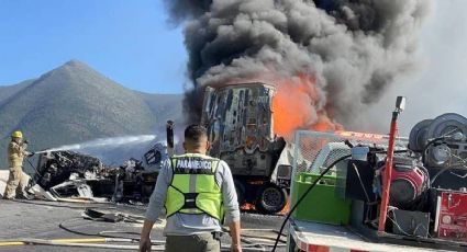 Hasta 24 horas se quedan varados en la carretera por tráiler calcinado en Los Chorros