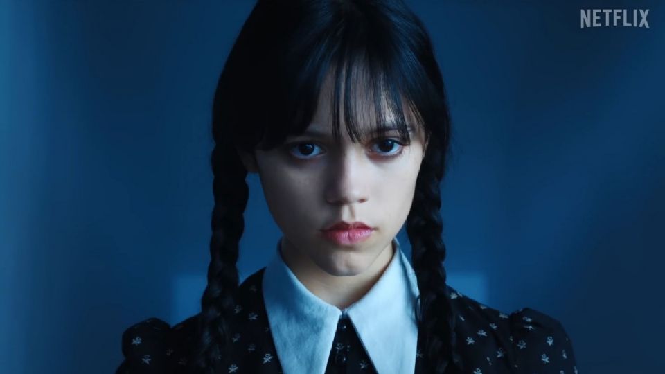 Jenna Ortega da vida a Merlina, en la nueva serie de Netflix