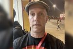 Muere periodista que portó playera LGBT durante juego en Qatar