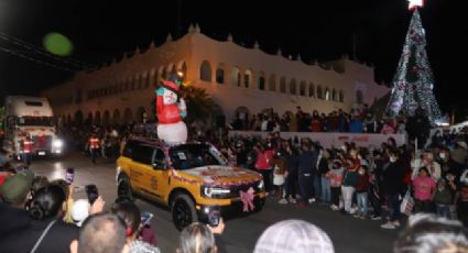 Alistan carros alegóricos para 'Desfile Navideño 2022'