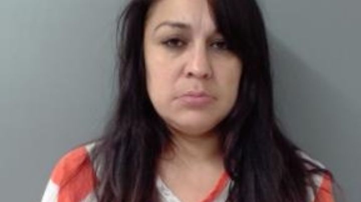 Detienen a mujer por conducir ebria; llevaba a su hijo de 8 años en asiento trasero