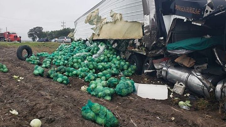 No se armó la rapiña de repollo tras el choque de dos tráileres en la carretera a San Fernando