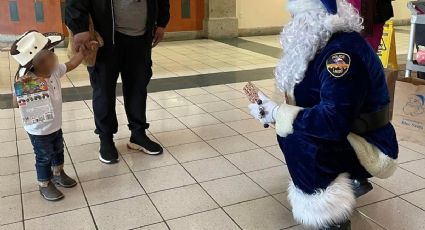 Santa Claus Azul lleva juguetes niños en hospitales de Laredo