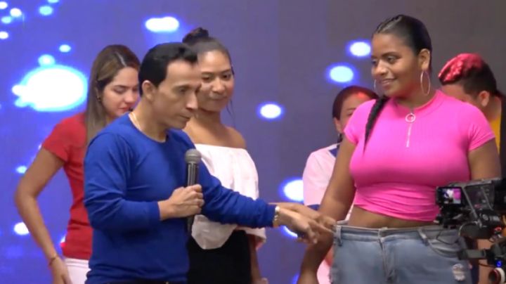 Pastor promete "bajar de peso" a sus mujeres feligreses y lo demuestra en vivo | VIDEO